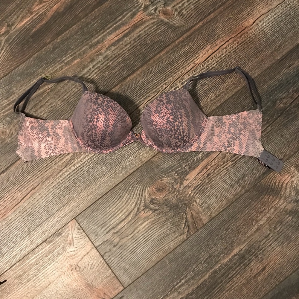 Victoria Secret 32D Push Up Bra